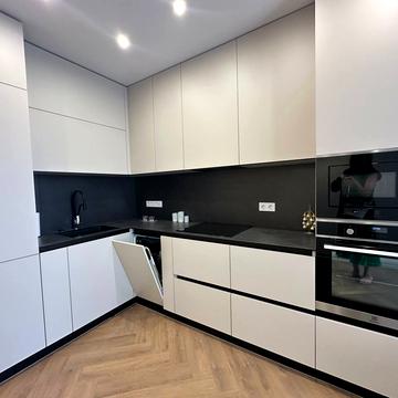 Дніпровська набережна вул., 15-Ж