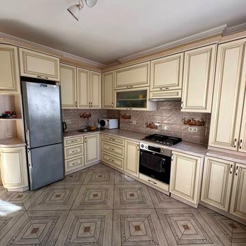 Залізнична вул., 11