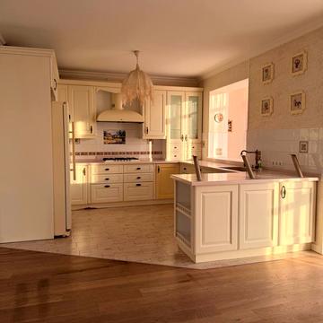 Єрощенка вул., 12-В