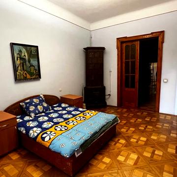 Патріарха Димитрія Яреми вул. (Антона Чехова), 12