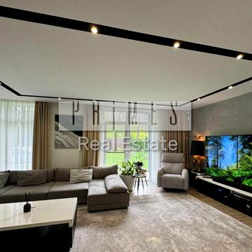 Розкішна вул., 18