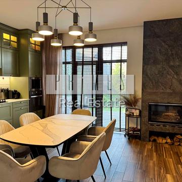 Антонія Михайловського вул., 1