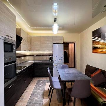 Соборна вул. (), 10-Б