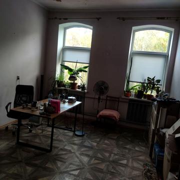 Снопківська вул., 6