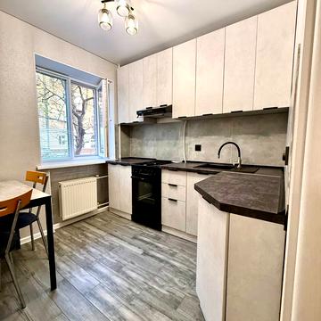 Центральний просп. (Леніна), 7