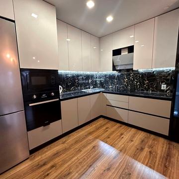 Героїв Чорнобиля вул., 3