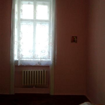 Хотинська вул., 9