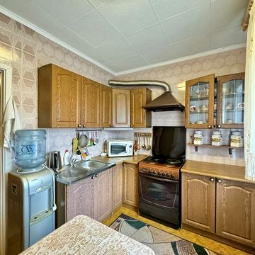 Чорнобильська вул., 24/26