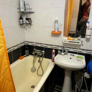 Академіка Доброхотова вул., 26