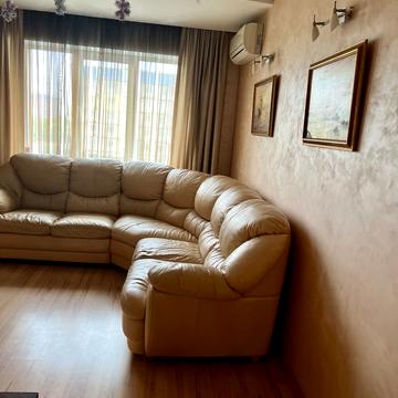 Метробудівська вул., 12