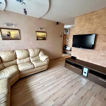 Метробудівська вул., 12