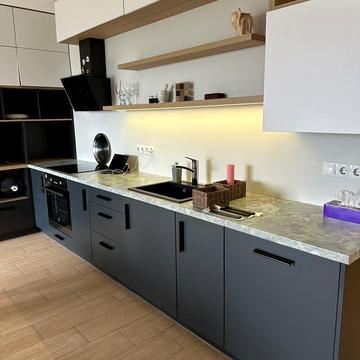 Клавдіївська вул., 40-Д