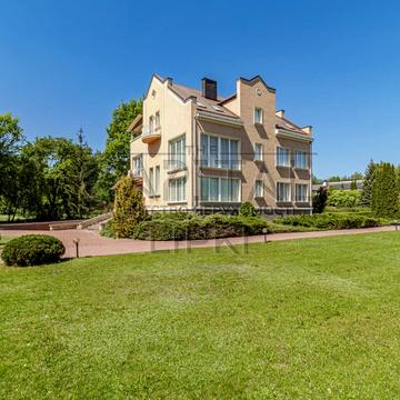 вул. Лугова, 26