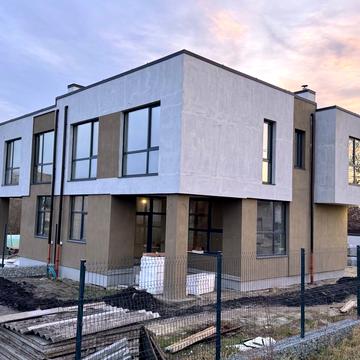 Лесі України вул.