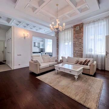 Тарасівська вул., 16