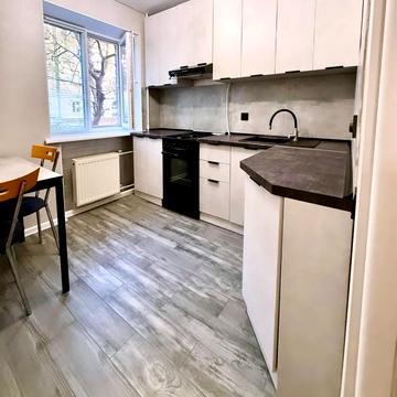 Морехідна вул., 7