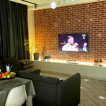 Київська вул., 1