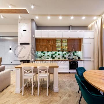 Зоряна вул.