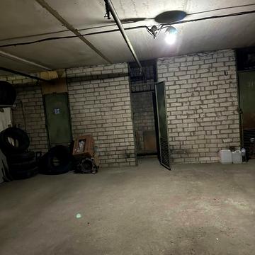 Євгена Коновальця вул., 7а