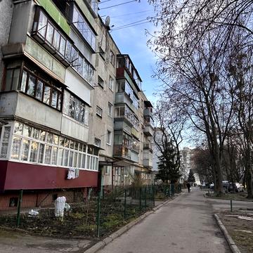 Каховська вул., 6