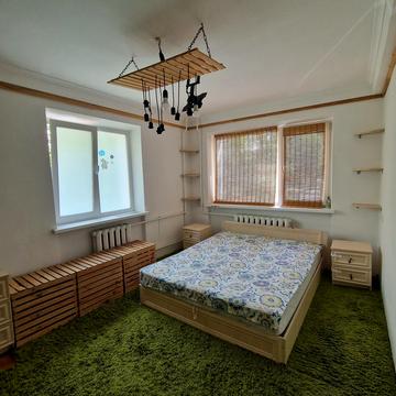 Максима Берлинського вул., 4