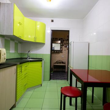 Академіка Корольова вул., 46