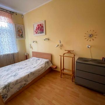 Лесі Українки вул., 41