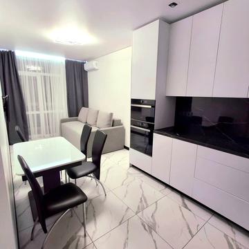 Жовківська вул. (Декабристів), 1