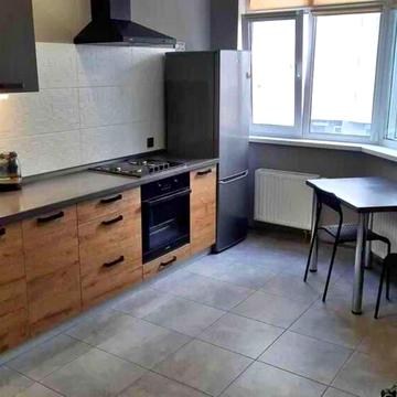 Освіти вул., 16