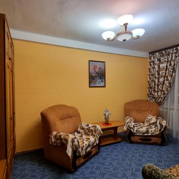 Празька вул., 10