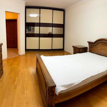 Потічна вул., 1д