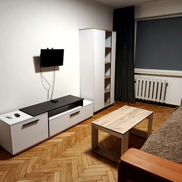 Олени Кульчицької вул., 1