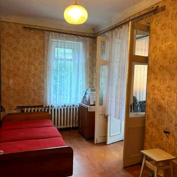 Володимира, 10