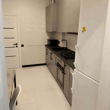 Лесі Українки вул., 21