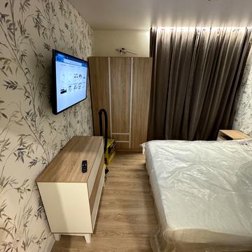 Кришталева вул., 1-Б