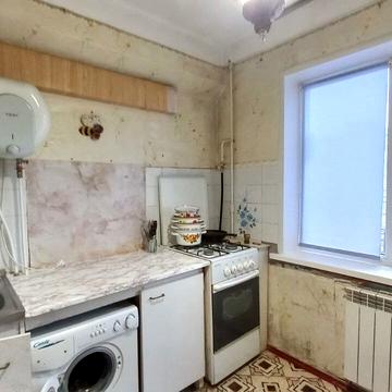 Йорданська вул. (Лайоша Гавро), 4