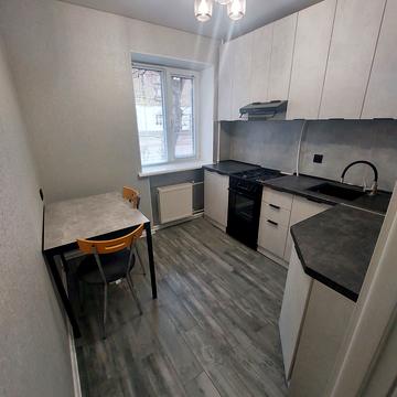 Центральний просп. (Леніна), 7