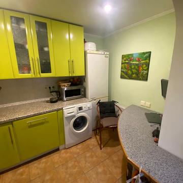 Амвросія Бучми бульв., 6