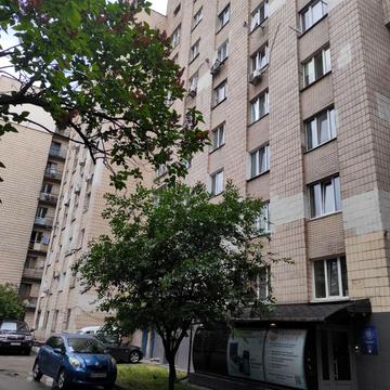 Рибальська вул., 8