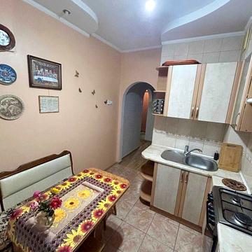 Київська вул., 44