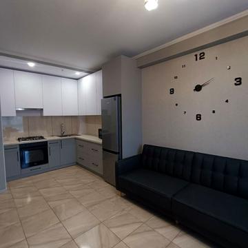 Кришталева вул., 1