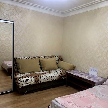 Базарна вул., 6