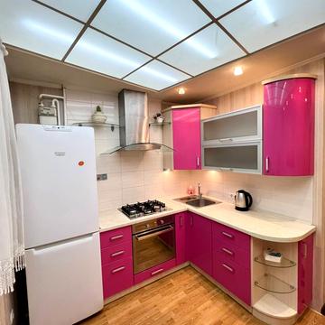 Героїв просп., 4