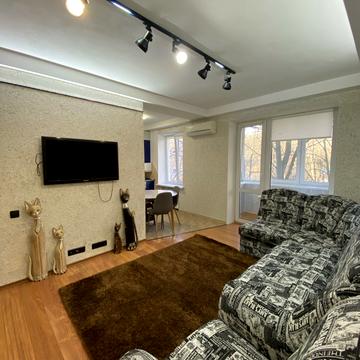 Марії Приймаченко бульв. (Академіка Ліхачова), 7