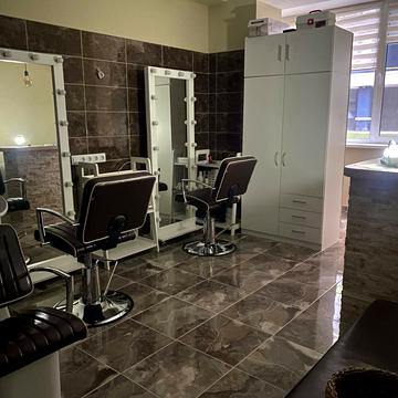 Леоніда Бірюкова бульв., 9