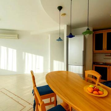 Бастіонна вул., 15