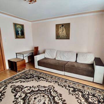 Петра Калнишевського вул., 1