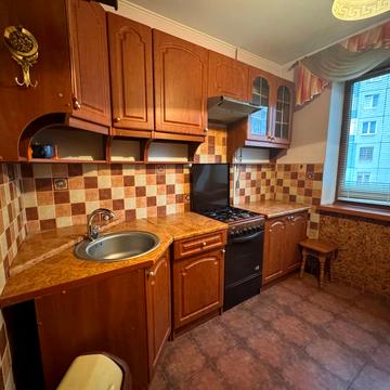 Віктора Чукаріна вул., 14