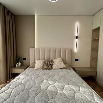 Степана Бандери вул., (Будинок 5)