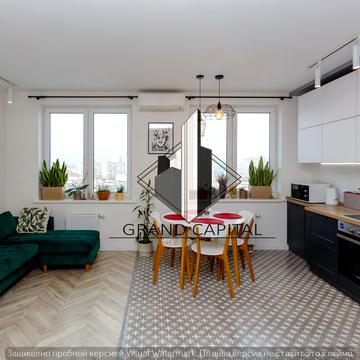 Сергія Данченка вул., 32